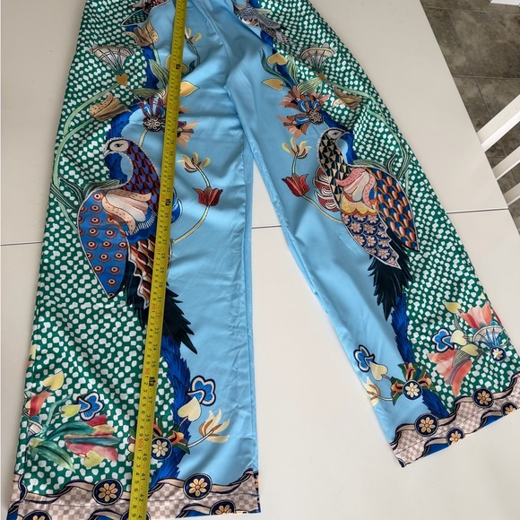 Colorful Set with Bird Design - Picture 12 of 13